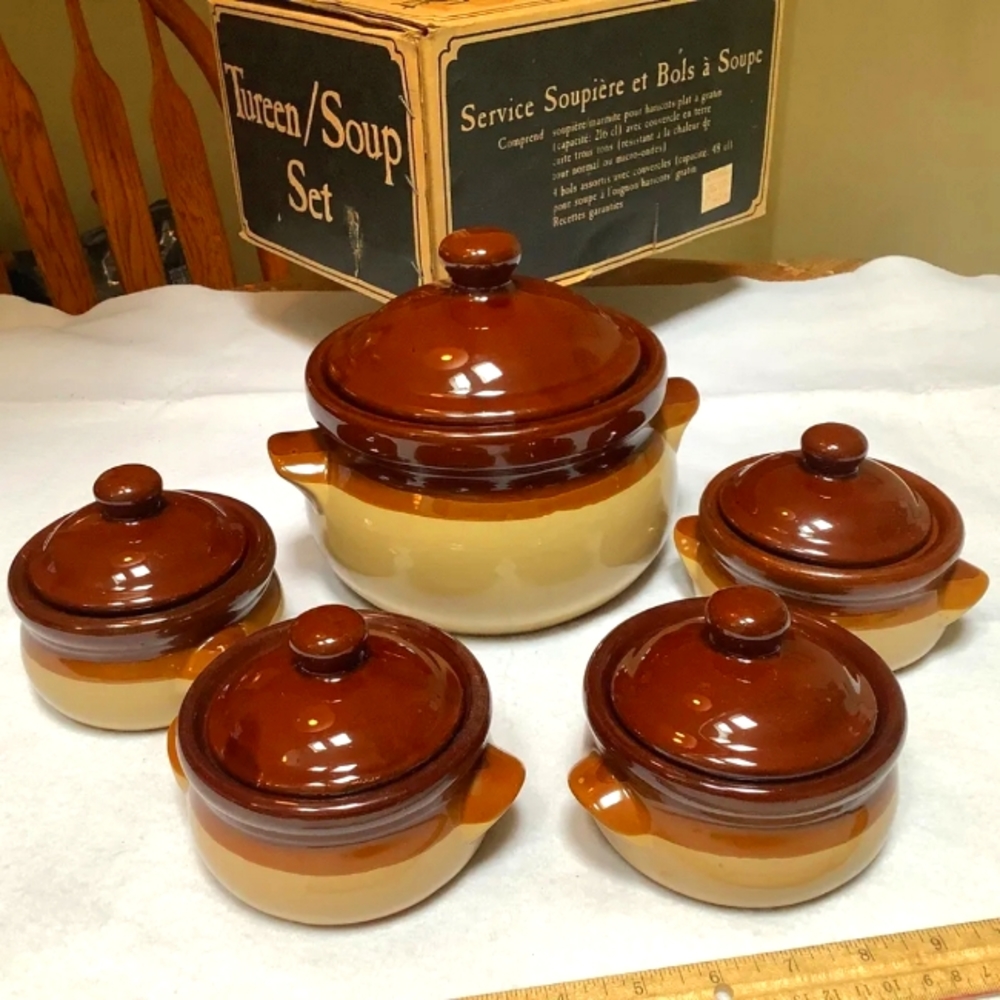 Sur la Table Soup Tureen and 4 Bowl Set